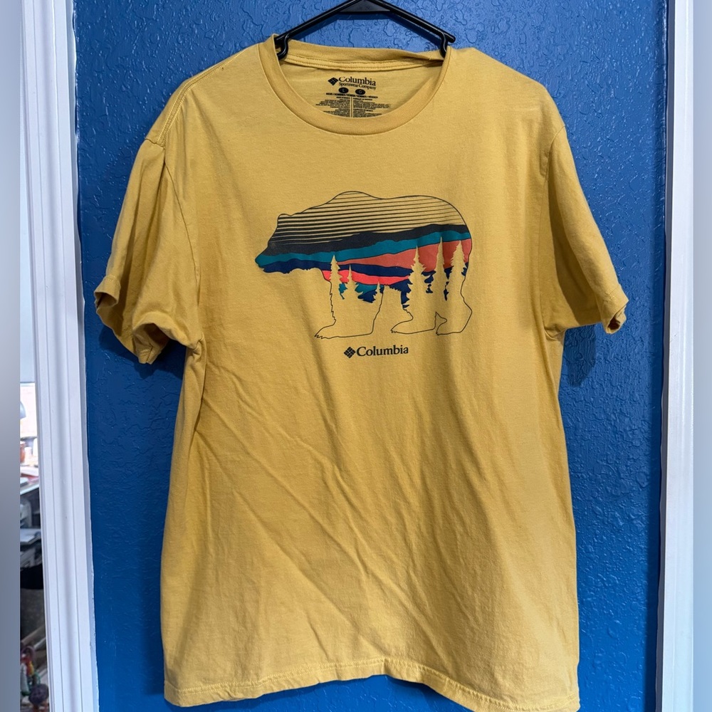 Columbia T-shirt